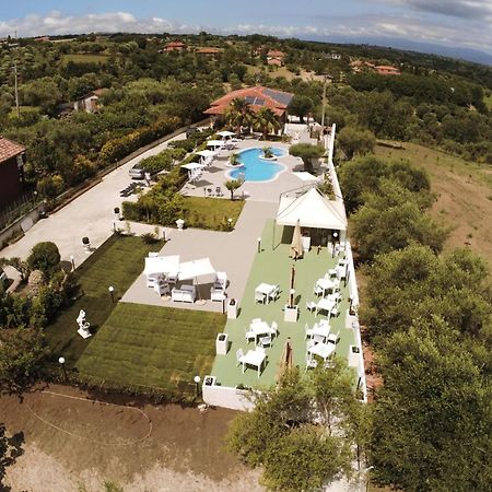 B&B Villa Mery Mileto Bagian luar foto