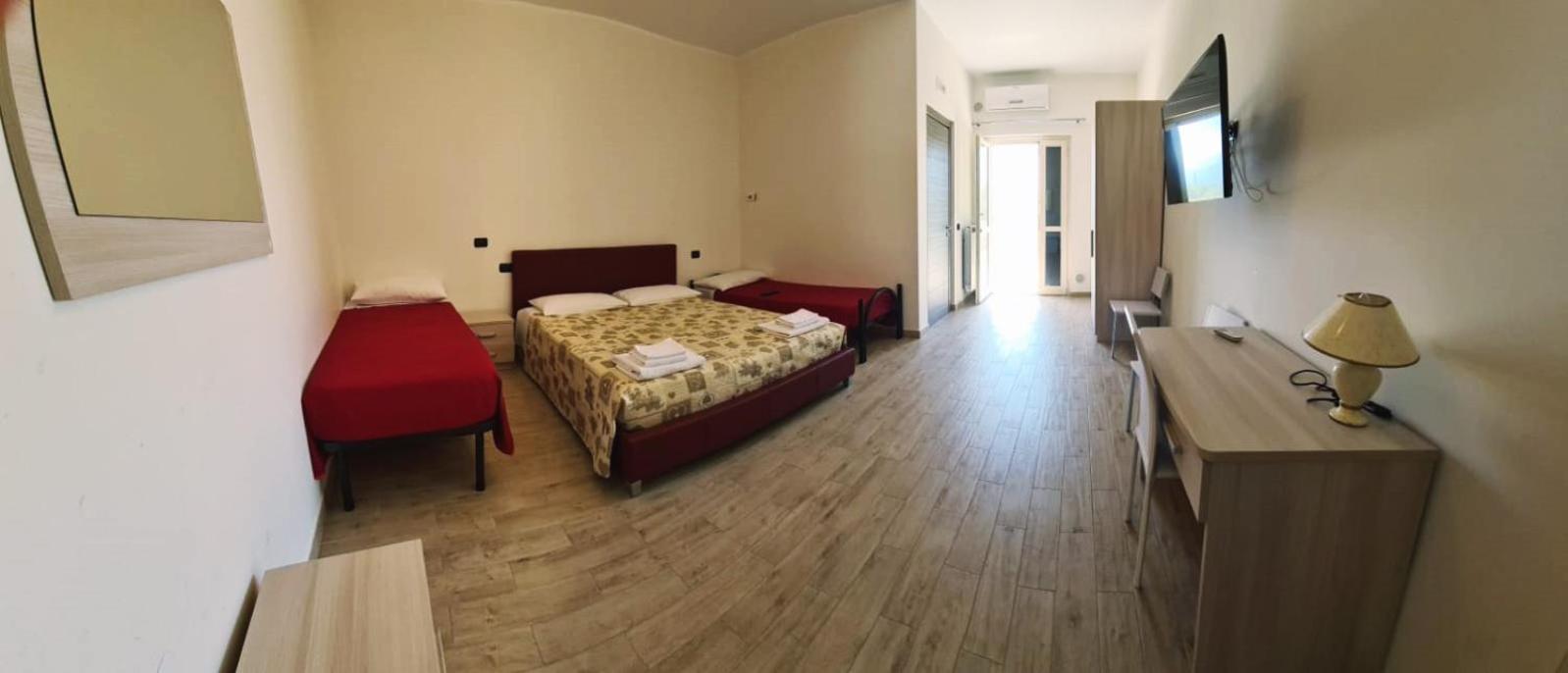 B&B Villa Mery Mileto Bagian luar foto